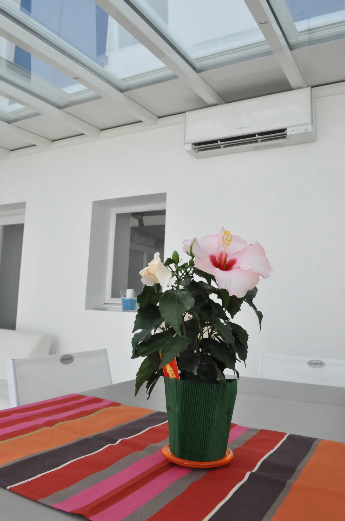 Climatiseur monosplit réversible inverter Mitsubishi Design MSZ-EF50VGK.